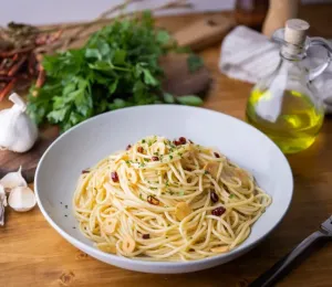 spaghetti-aglio-olio-peperoncino
